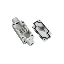 Caja de Conexión Exterior con Terminales Intermedias para 3 Líneas (Tornillo simple). Incluye Glándulas.