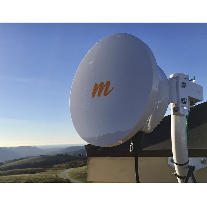 Radio Backhaul PTP en frecuencia 24 GHz, MIMO 4X4:4, 1.5 Gbps, Antena integrada 33 dBi, IP67, Puerto SFP, Adaptación automática al entorno