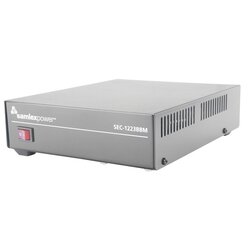 Fuente de poder 13.8V, 23A, conmutada con circuito cargador de baterías.